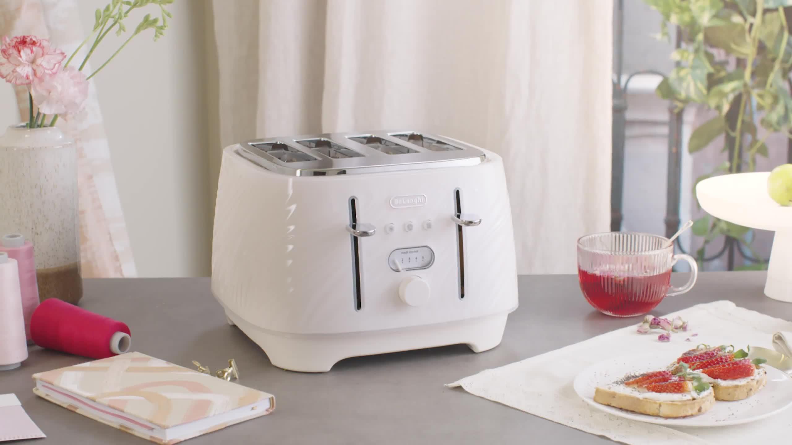 Image thumbnail 8 of 8 of DeLonghi Ballerina Seta Toaster - Cream