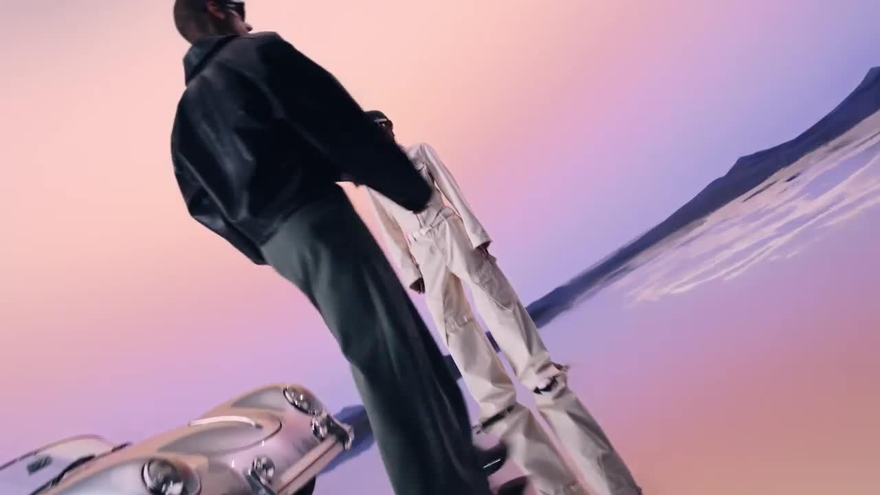 Image thumbnail 8 of 8 of Ray-Ban Meta Skyler (Gen 2) - Shiny Mystic Violet, Transitions<sup>&reg;</sup> Amethyst lenses