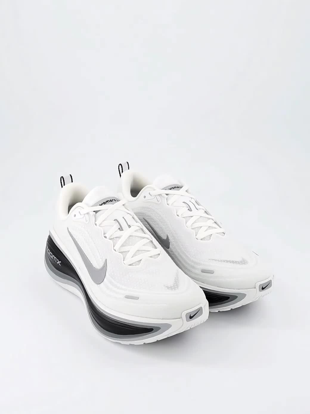 Video of nike-mens-running-vomero-plus-trainers-white