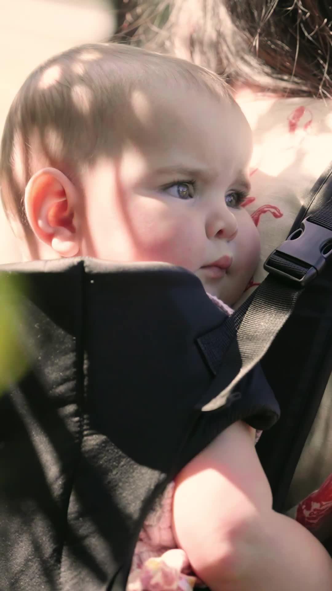 Image thumbnail 8 of 8 of Dreambaby On-The-Move 3 Positions Baby Carrier - Navy