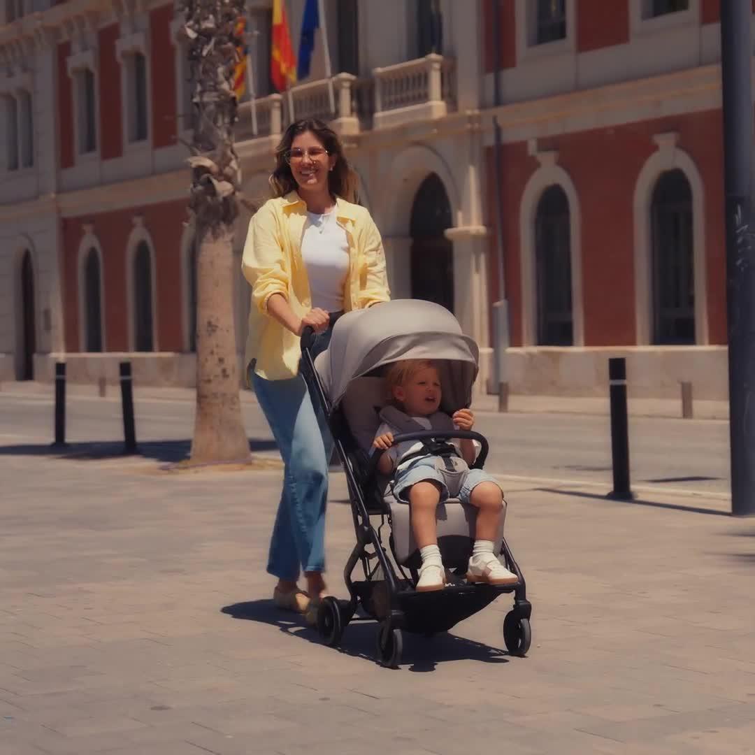 Video of kinderkraft-indy-3-compact-pushchair-black