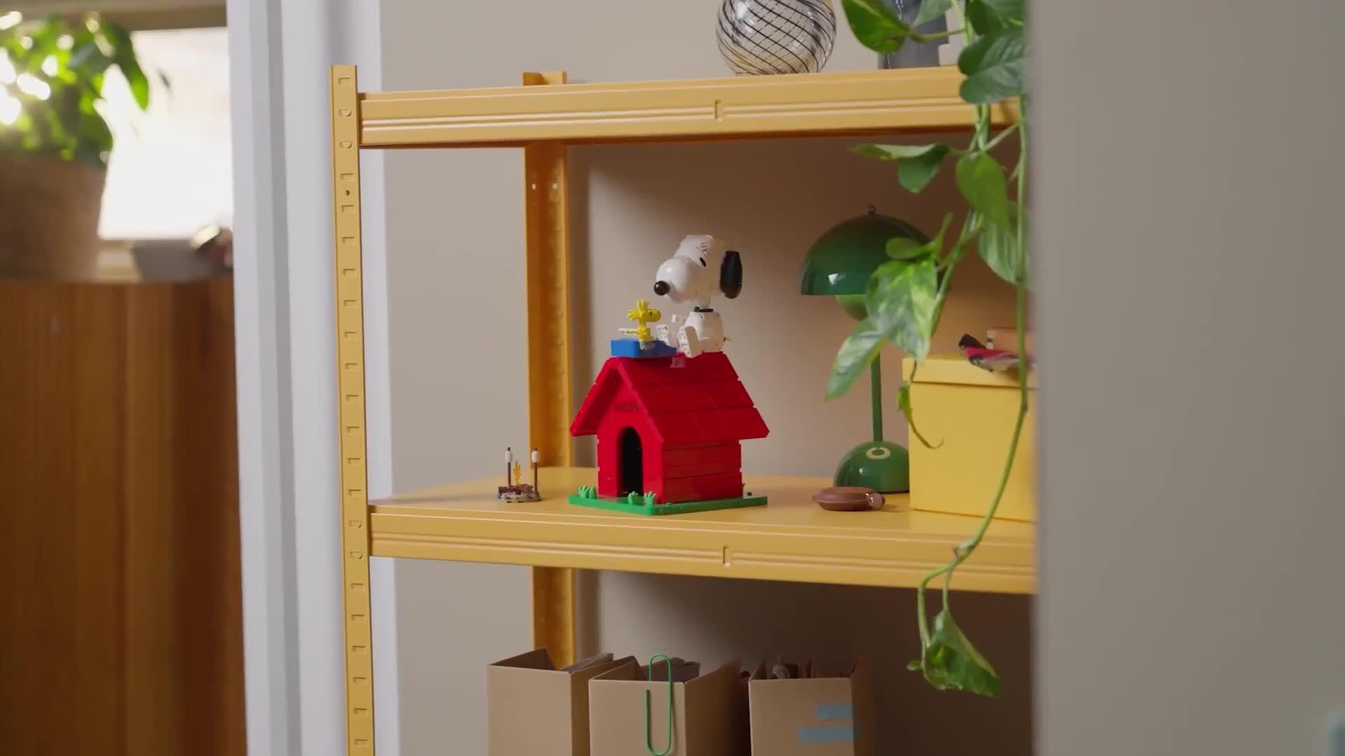 Video of lego-ideas-peanuts-snoopyrsquos-doghouse-set-21368